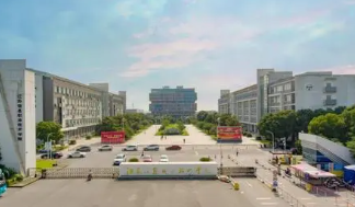 ������Ϣְҵ����ѧԺ����ְҵ�����ɸпɴ���������ζ