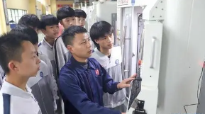 �ؿ�ְУ����ҵ����