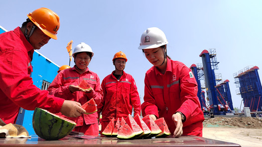 顶呱呱！工会4000斤西瓜送一线职工