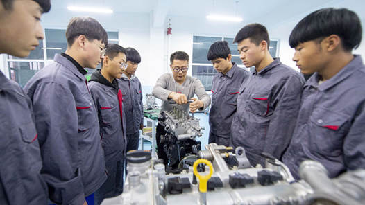 �ƶ�ְҵ������������չ ����ɲš������š�