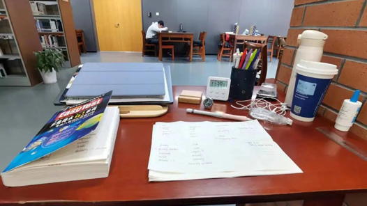 985�Ŀ����ҹ����ľŸ��£�һְ����ȴ�ܾ���30����н��ѧУ����