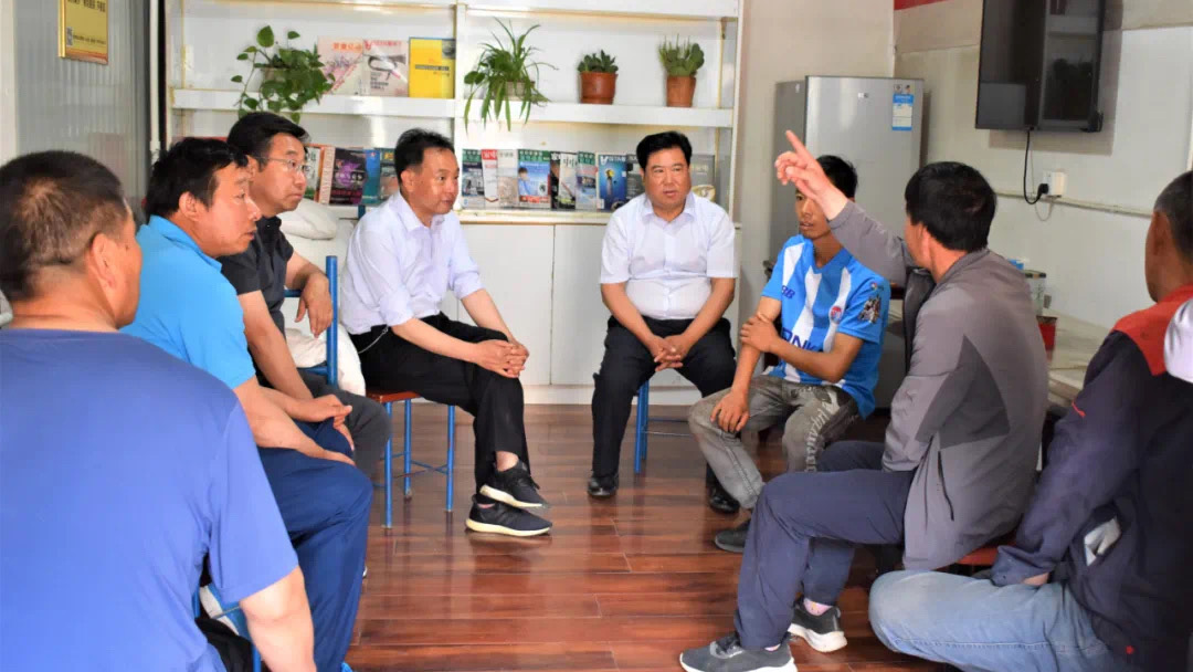 甘肃定西：悠悠夏日长 工会送清凉