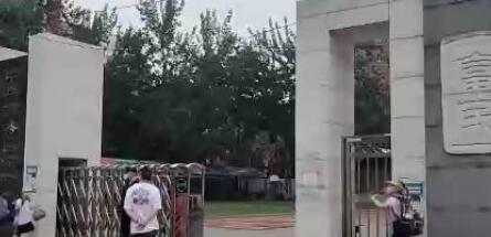 ������Сѧ�׶�԰���и�У��ҵ��