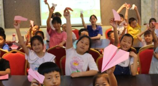 ����Զ���أ��������йܰࡱΪְ������