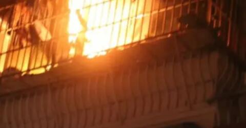 �Ĵ��ڽ�������һ��ס¥������з������� ��4������