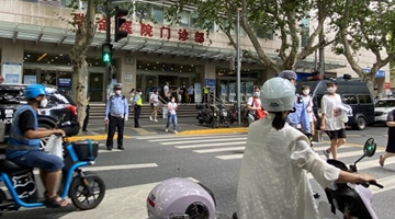 �Ϻ����ҽԺһ���ӳֵ����� �����쿪ǹ�Ʒ�