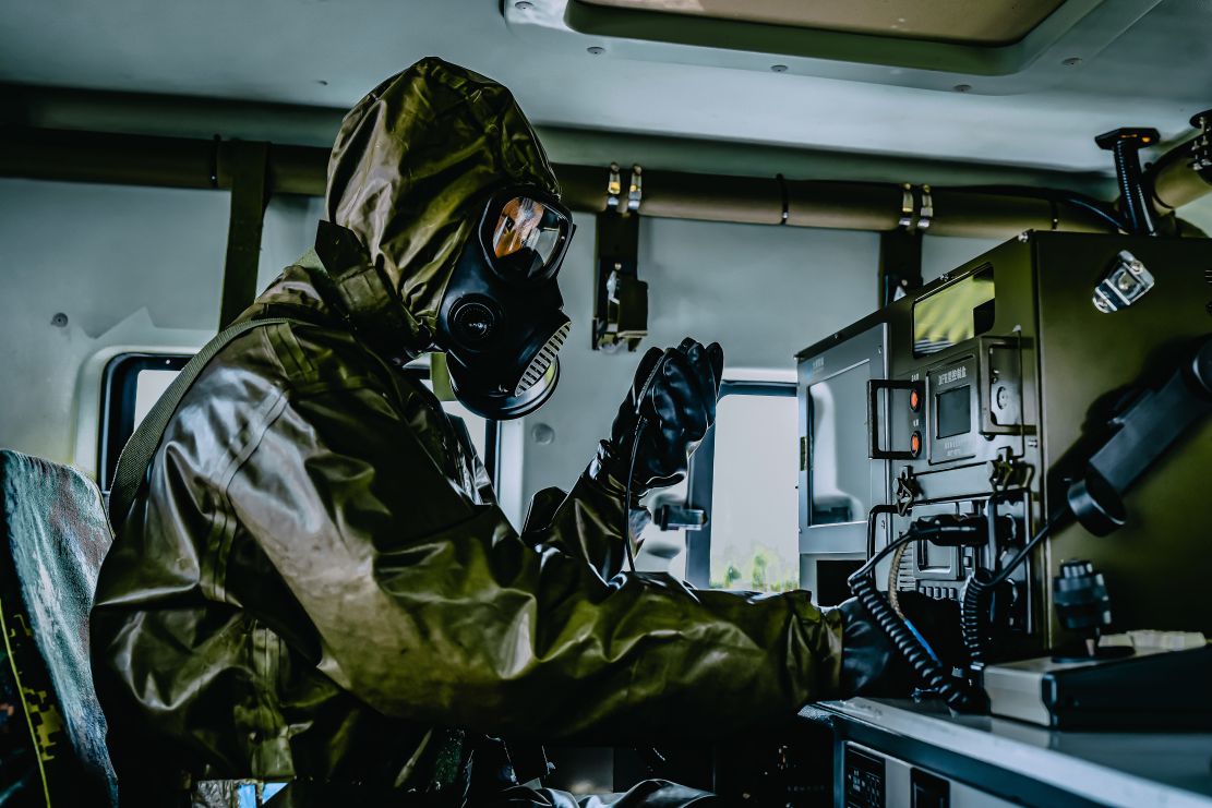 向险而行直击武警兵种专业协作区防化救援综合演练