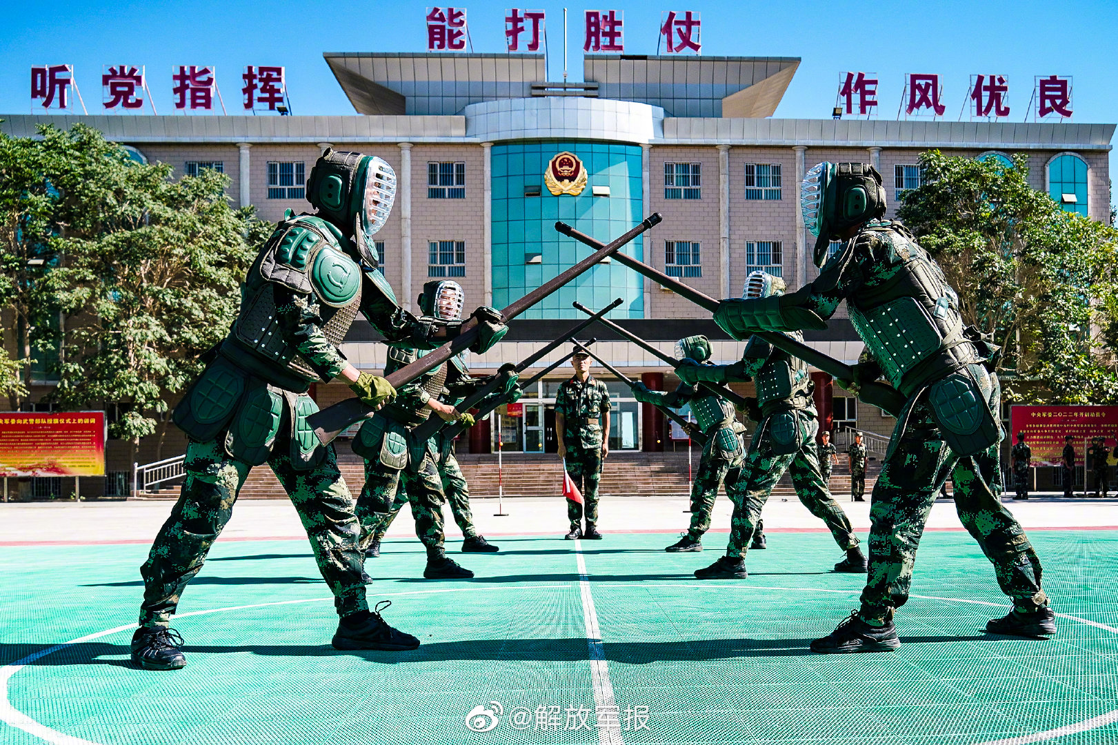 戳图直击预提指挥警士刺杀对抗训练