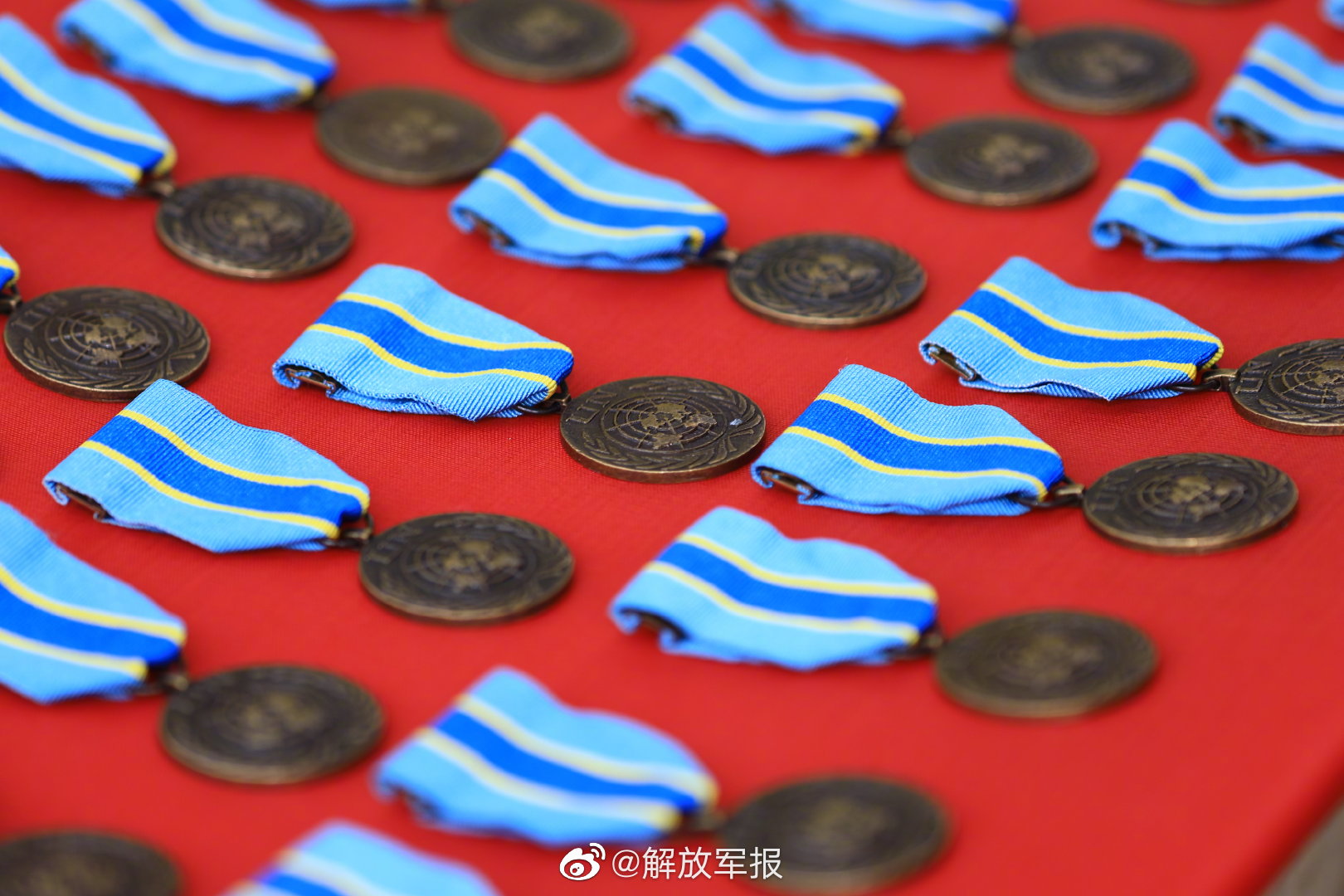 218名中国维和官兵被授予联合国和平勋章