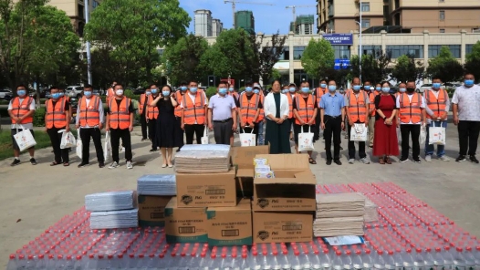 驻马店市总工会组织开展2022年“夏季送清凉”活动综述