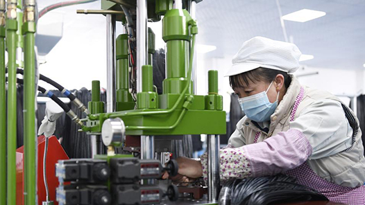 阿克苏地区工会“全链式”服务搭建“就业桥”