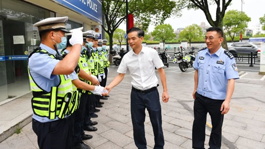 广西博白县总工会启动2022年“夏送清凉”慰问活动