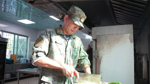 强军征途丨守岛战士：平凡铸就伟大，细微蕴藏温情