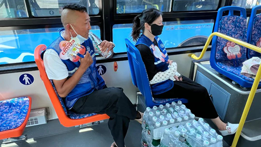 工会联合公交推出“爱心避暑纳凉车”