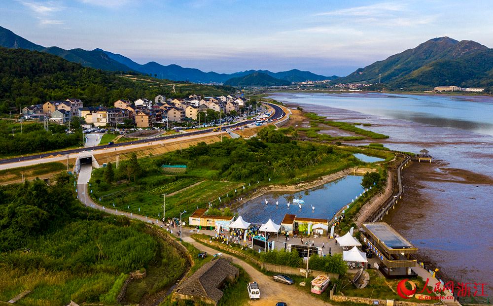 活动在宁波市象山县茅洋乡蟹钳港举行。人民网 章勇涛摄