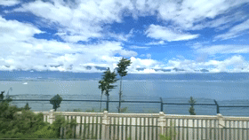 云南旅游乘坐高铁动图1