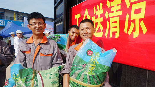 长治市总工会开展“送清凉”慰问活动