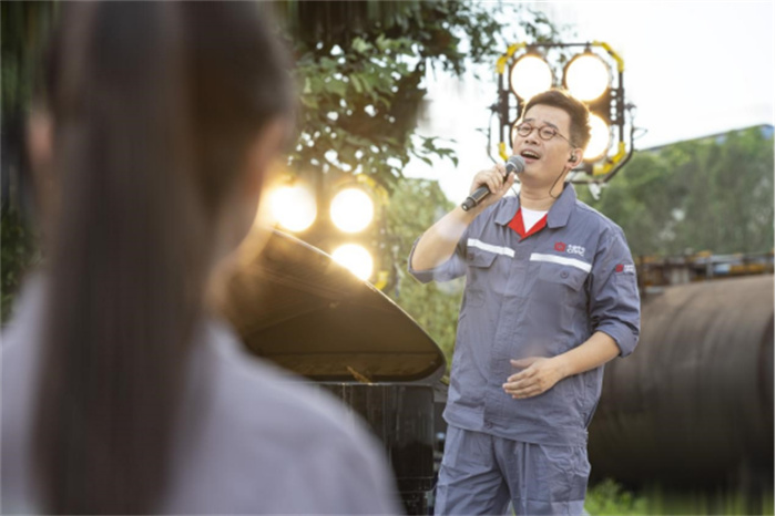 16602938334491750_554x369