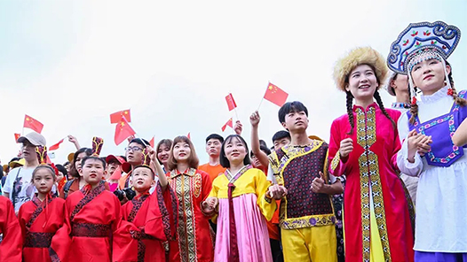 中国这十年·系列主题新闻发布｜“三项计划”促进各民族交往交流交融