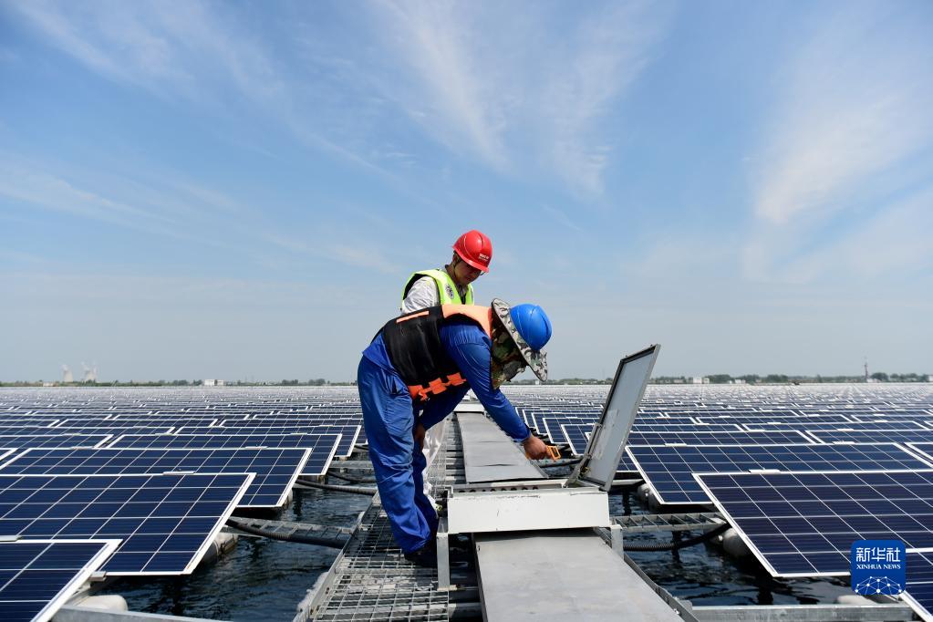 采煤沉陷区“变身”光伏电站 (2)