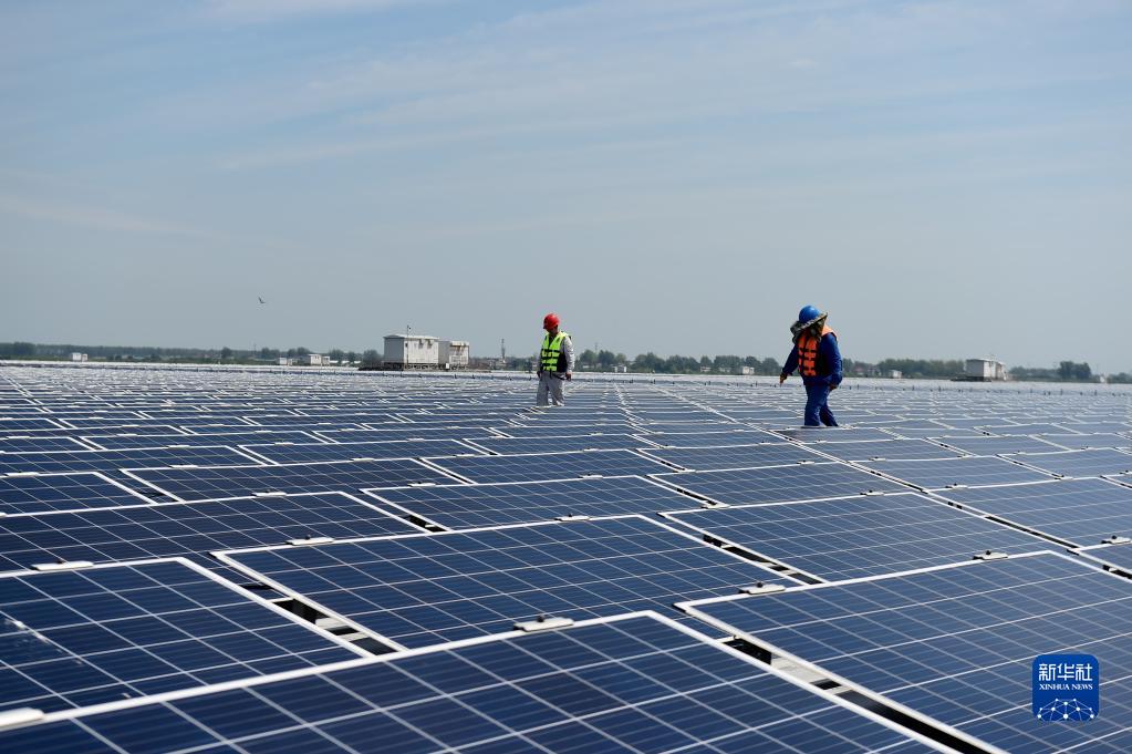 采煤沉陷区“变身”光伏电站 (1)