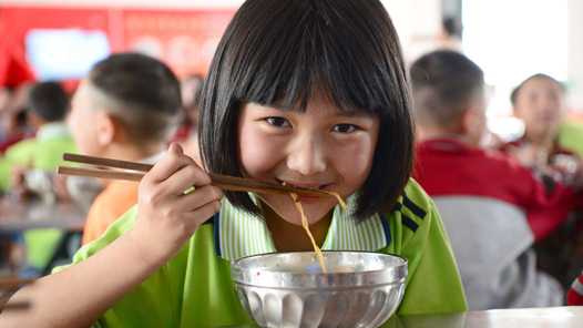 教育部：营养改善计划受益学生达3.5亿人次