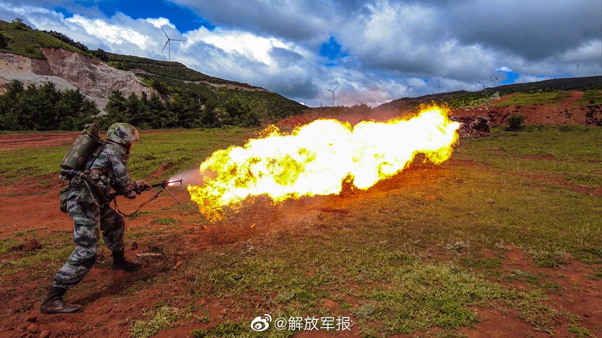 高清大图带你走进喷火兵训练日常