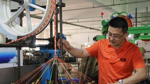 中国梦·大国工匠篇 | 徐连龙：80后制绳技师 创下中国绳缆界四个第一