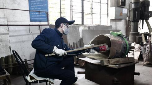 中国梦·大国工匠篇 | 刘佑年：30年匠心练出“金耳朵” 一辈子铸好编钟的“哆来咪”