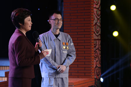 敬一丹采访最美职工王进