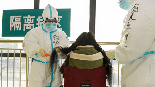 二十大代表风采｜重症病房里的“最美芙蓉花”