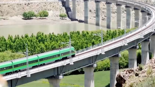 喜迎二十大丨团结凝聚力量 奋斗开创未来