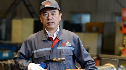 这十年·奋斗在路上之大国工匠｜李万君：焊枪在手 匠心闪耀