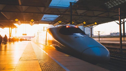 喜迎二十大丨“无论多艰难，高铁都将在我们手中贯通”