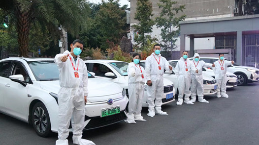 四川先锋 | 万顺叫车泸州分公司：网约车司机组成“大白”车队为特殊人群出行提供“一对一”服务