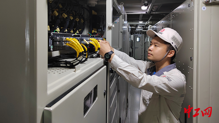 3检查电力机车网络电缆连接状态