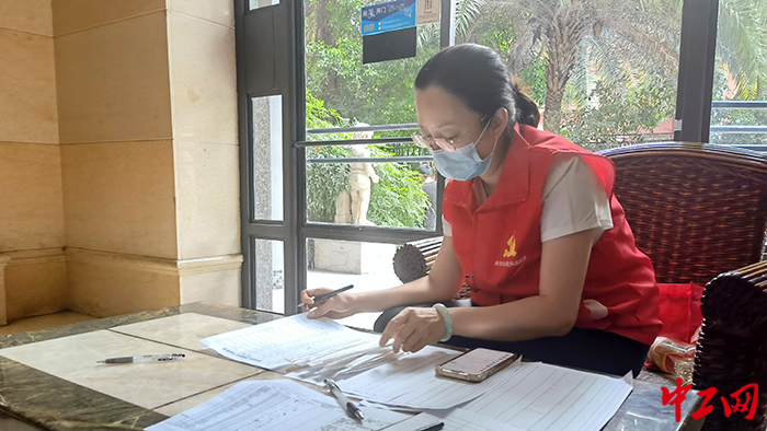 陈琪霖同志主动请缨协助小区策划开展疫情防控工作(陈琪霖供图) 陈琪霖同志主动请缨协助小区策划开展疫情防控工作(陈琪霖供图)