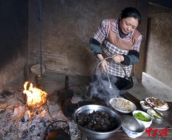 4月12日，两个人的午餐