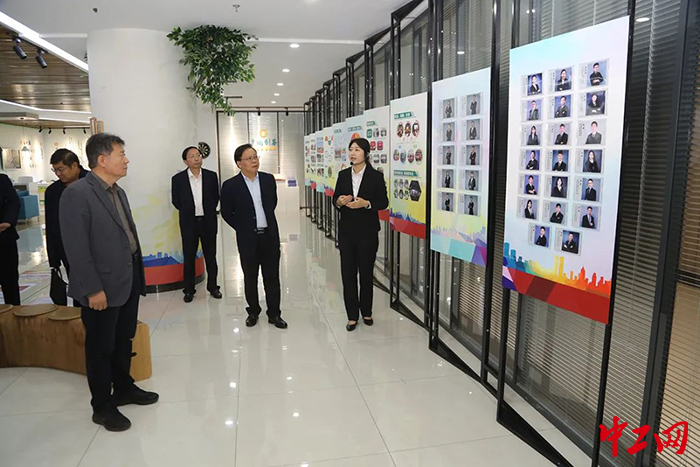 10月12日上午，济南市总工会到章丘区开展了“县级工会加强年”专项调研活动。图为在企业的调研现场。章丘区总工会供图