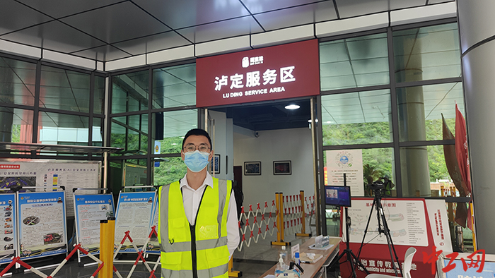 叶依林坚守防疫岗位