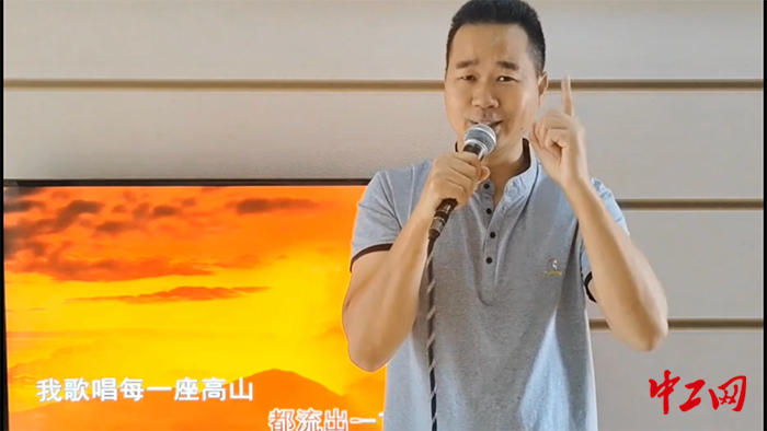 1别开生面的线上云歌唱活动,以独特的方式为祖国庆生,唱出眉电人对伟大祖国的赞美、感恩与祝福。 1别开生面的线上云歌唱活动,以独特的方式为祖国庆生,唱出眉电人对伟大祖国的赞美、感恩与祝福。