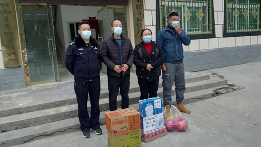 西藏波密县总工会慰问疫情防控一线人员