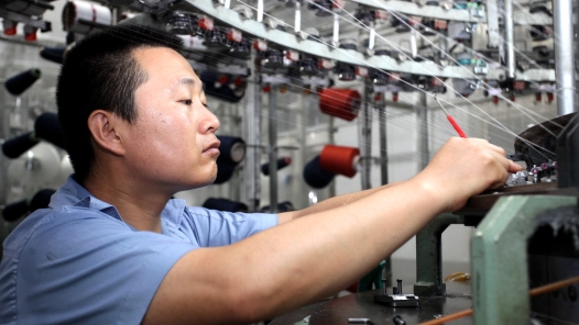 工匠汇·第一批中国纺织大工匠｜“织娘冠军”——姜正涛