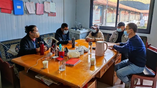 西藏波密县总工会慰问驻村工作队并调研特色扶贫产业