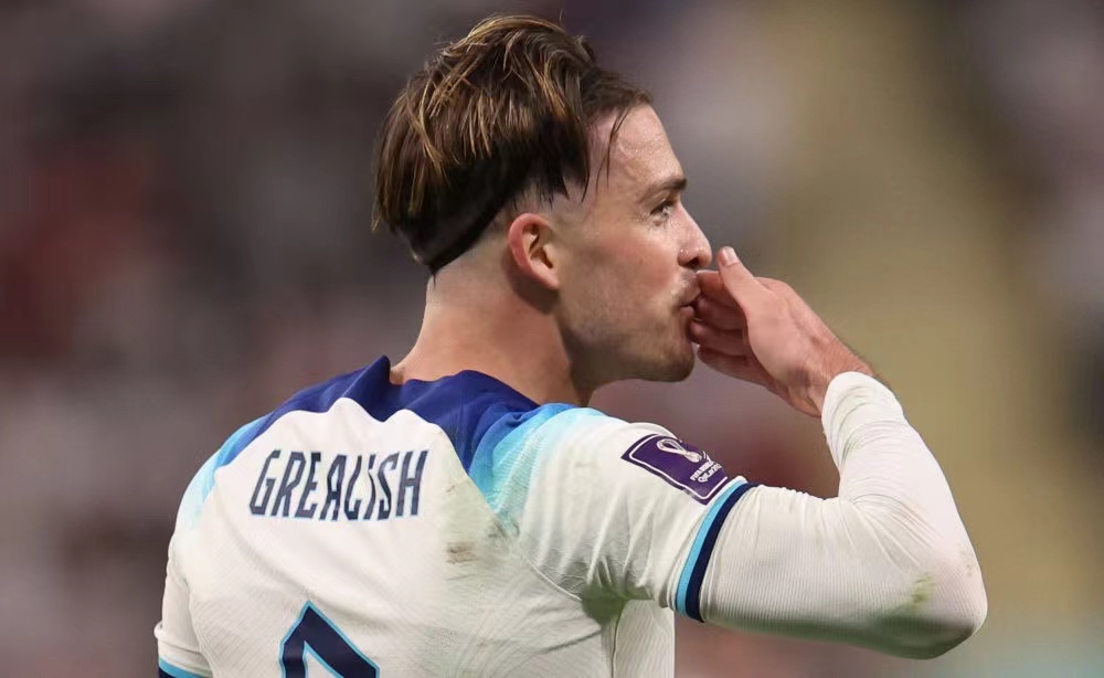 英格兰球员格拉利什进球后不负与脑瘫球迷之约