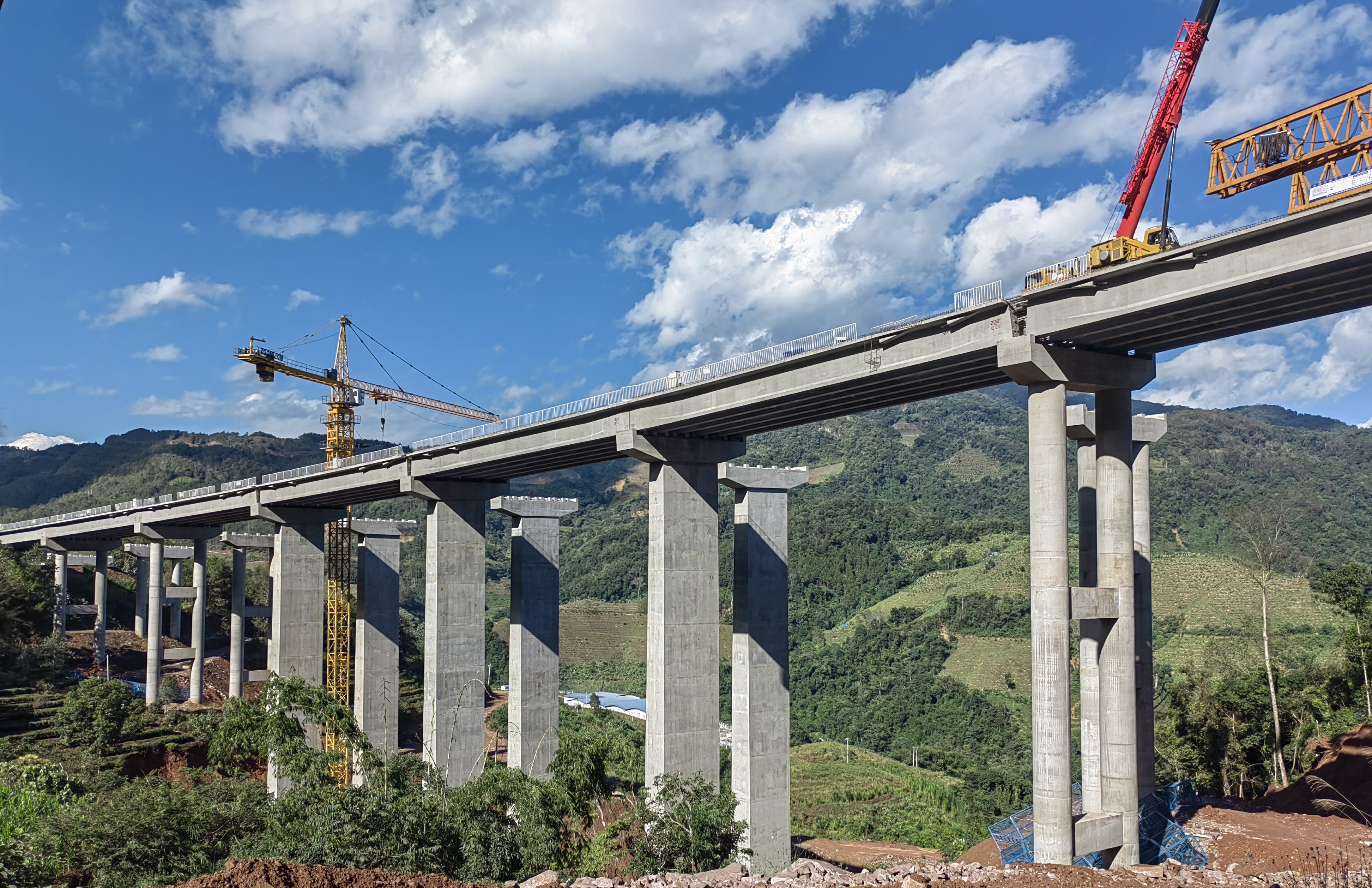 云南勐绿高速公路项目建设取得新进展