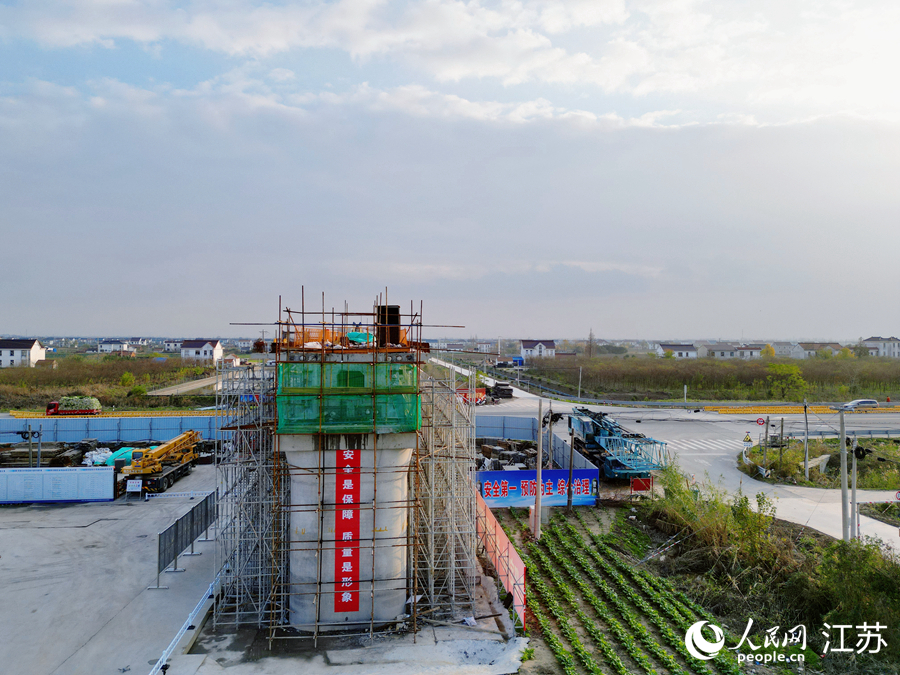 洋吕铁路一重点控制性工程提前完工全线预计明年底通车