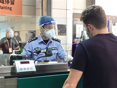 刘世杰:“守国门就是守平安!” - 人物 - 中工网