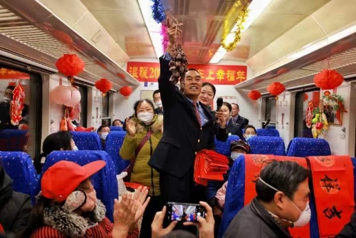 温暖回家路 “慢火车”上的“幸福年”3 温暖回家路 “慢火车”上的“幸福年”3