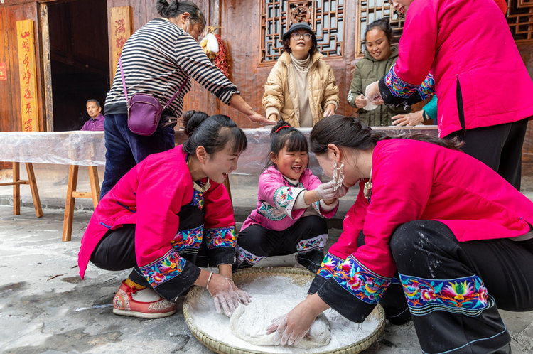 现场欢笑声不断。花垣县委宣传部供图